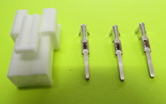 3 Pin plug shell with M crimp contacts